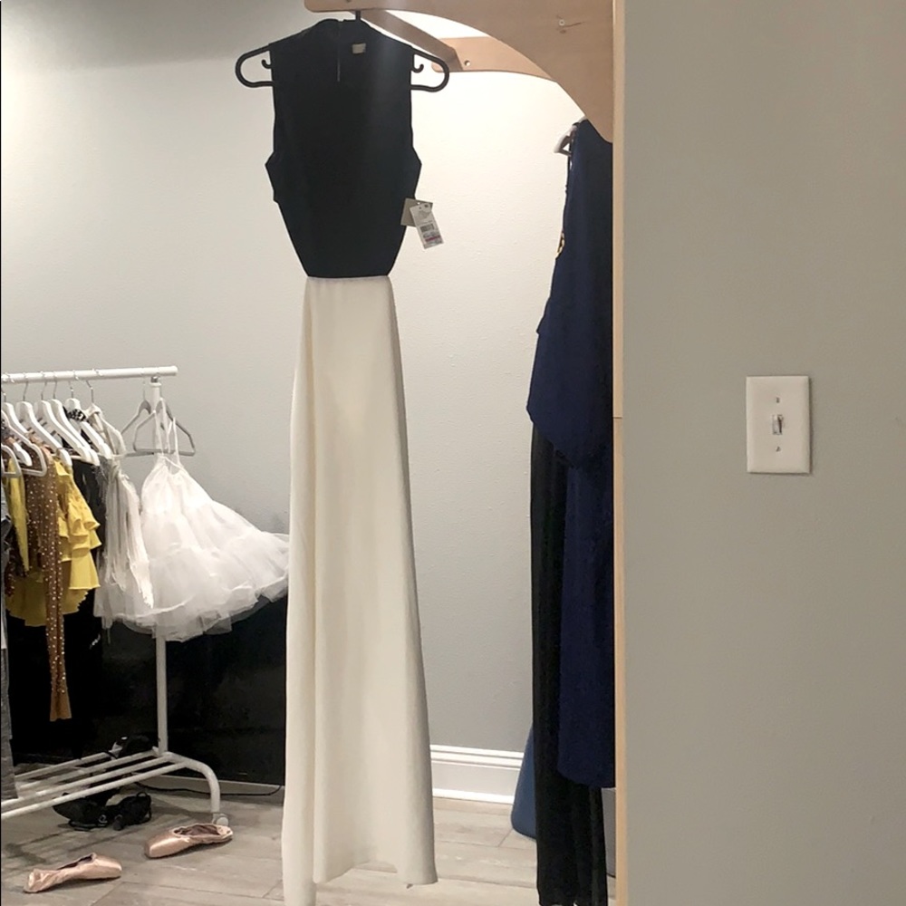 Beautiful Classy Cocktail Gown black and white